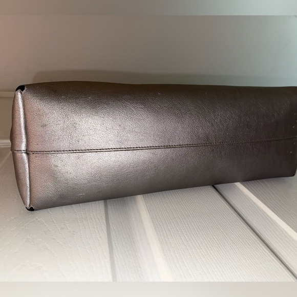 Authentic Saint Laurent Large Shopping Tote with pouch, silver (see description) - Picture 5 of 10